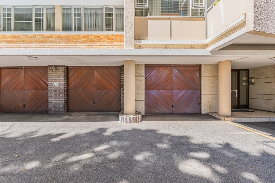 To Let 2 Bedroom Property for Rent in Sea Point Western Cape